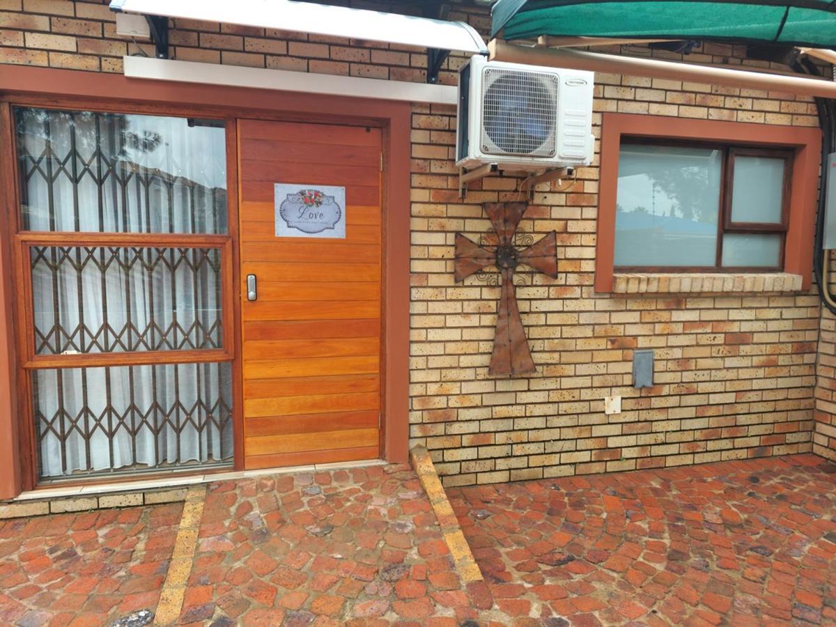 Twins Guest House Astoni Vanderbijlpark Exterior foto
