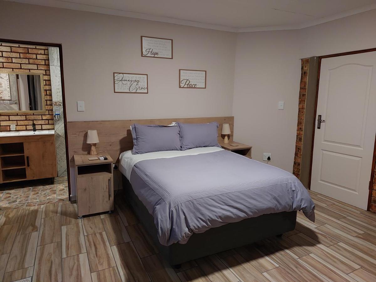 Twins Guest House Astoni Vanderbijlpark Quarto foto