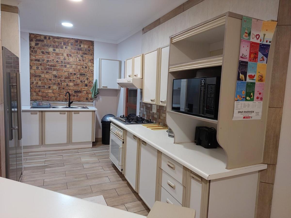 Twins Guest House Astoni Vanderbijlpark Exterior foto