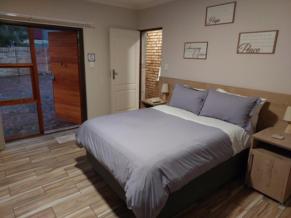 Twins Guest House Astoni Vanderbijlpark Quarto foto