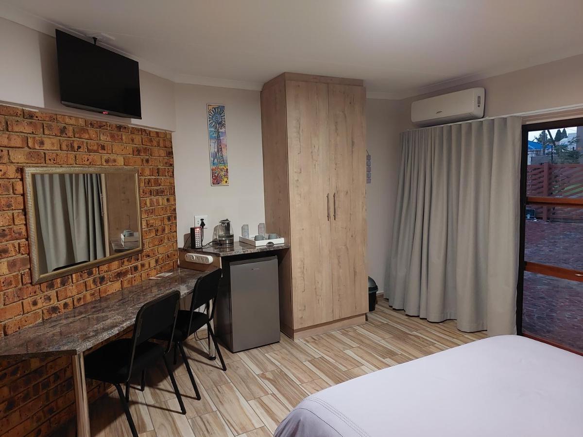Twins Guest House Astoni Vanderbijlpark Quarto foto
