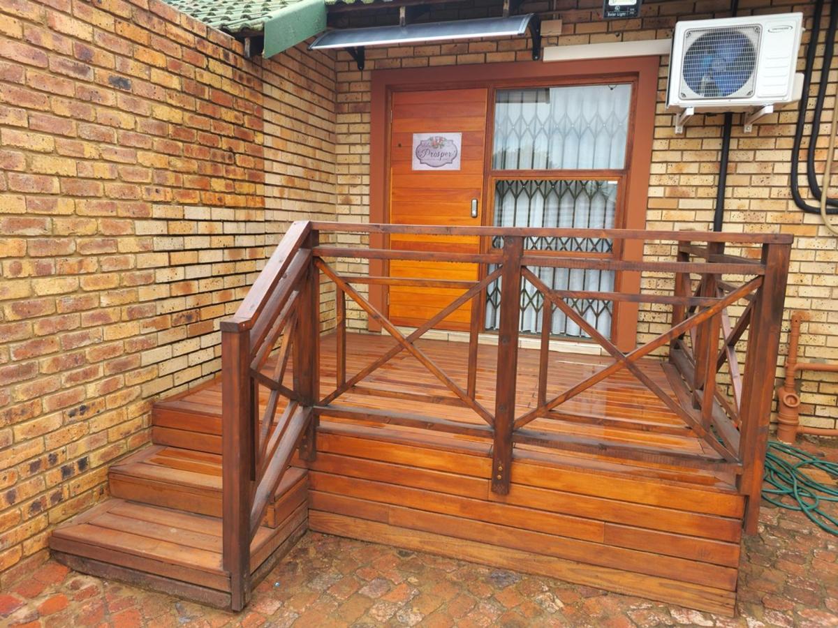 Twins Guest House Astoni Vanderbijlpark Quarto foto