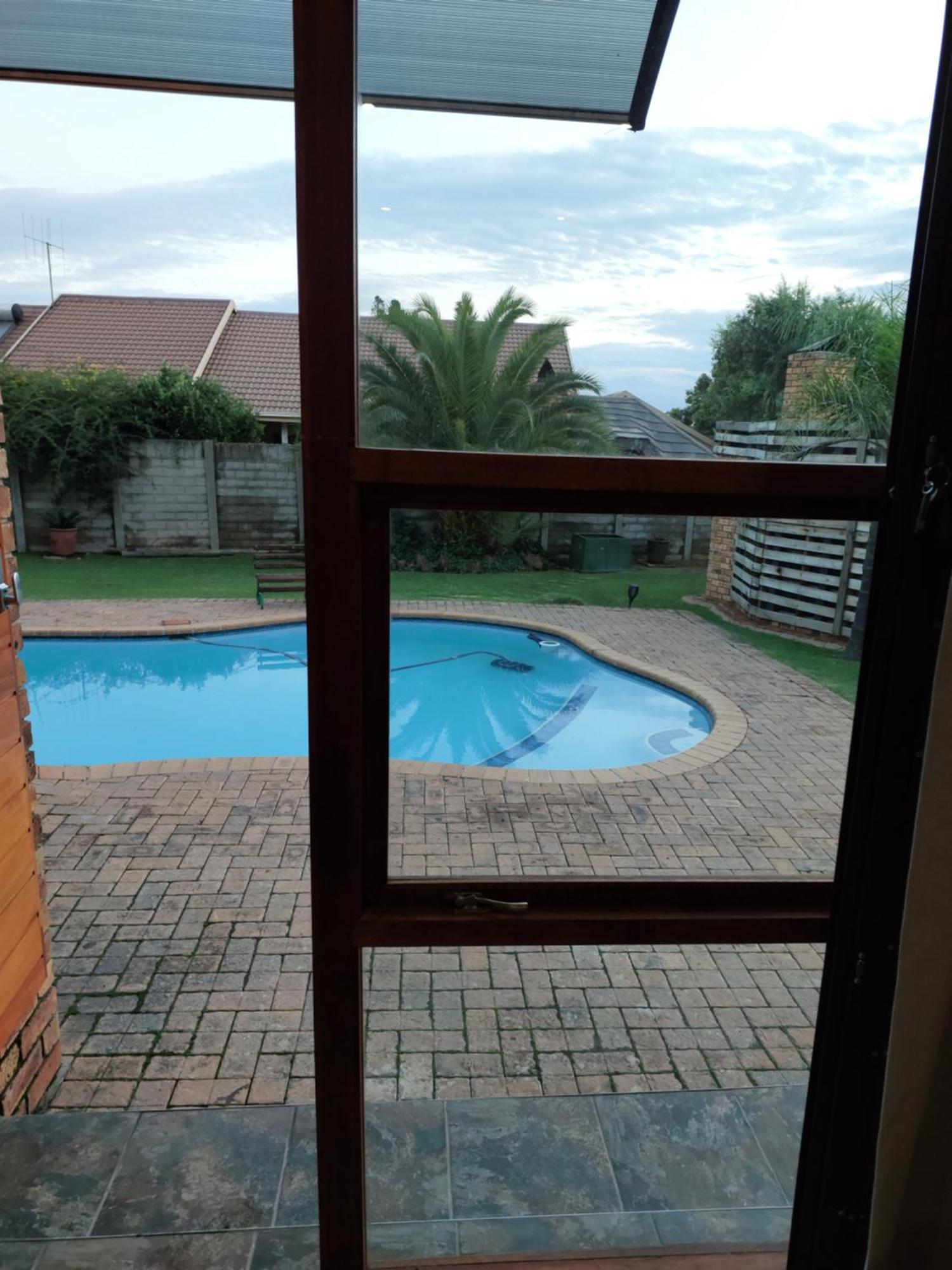 Twins Guest House Astoni Vanderbijlpark Quarto foto