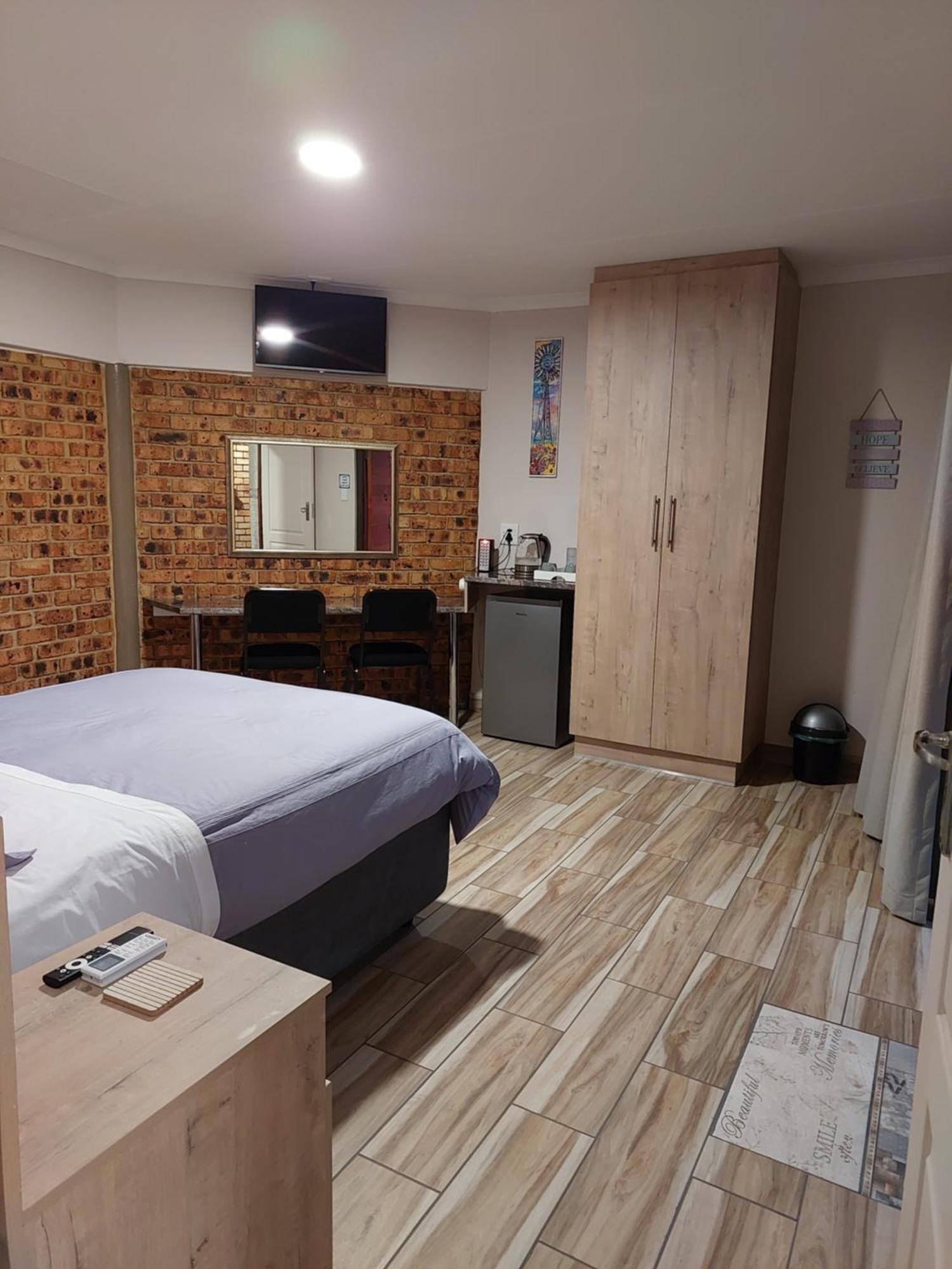 Twins Guest House Astoni Vanderbijlpark Quarto foto